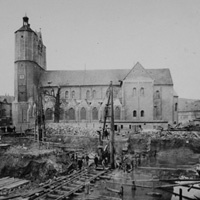 Foto der Baugrube des Gerichtsgebäudes im März 1879