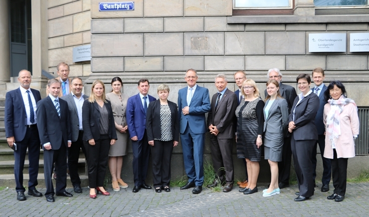 Bild aller Teilnehmer des Austauschs der Justizpartnerschaft Perm - Niedersachsen